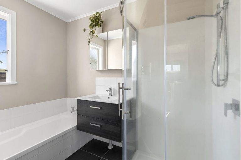 Photo of property in 70 Mears Road, St Andrews, Hamilton, 3200