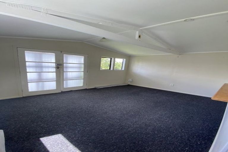 Photo of property in 16 Chester Road, Tawa, Wellington, 5028