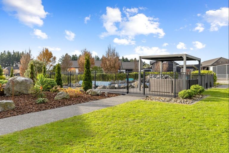 Photo of property in 44 Tutakarae Road, Kelvin Grove, Palmerston North, 4470