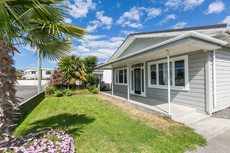Photo of property in 64 Charles Street, Westshore, Napier, 4110