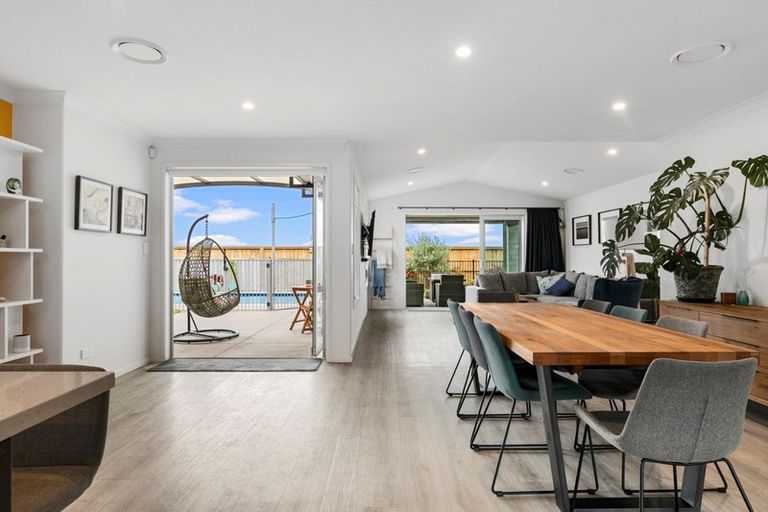 Photo of property in 34 Hiria Crescent, Papamoa Beach, Papamoa, 3118