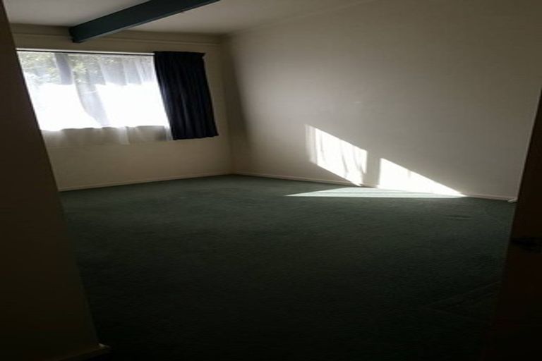 Photo of property in 774 East Coast Road, Oteha, Auckland, 0630