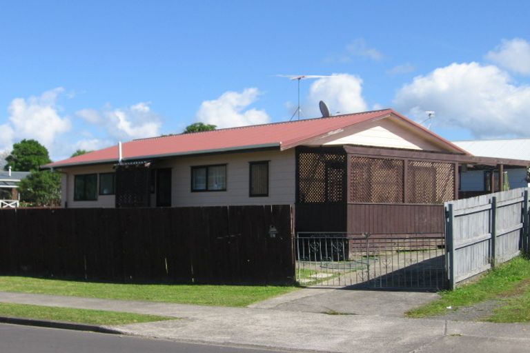 Photo of property in 36 Meadowvale Rise, Titirangi, Auckland, 0604