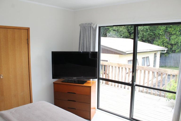 Photo of property in 5 Waari Avenue, Sunnyvale, Auckland, 0612