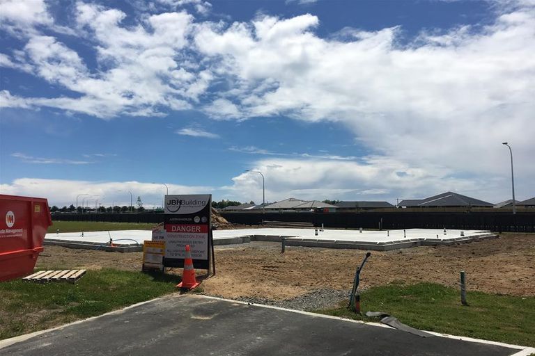 Photo of property in 77 Dunkeld Drive, Papamoa, 3118