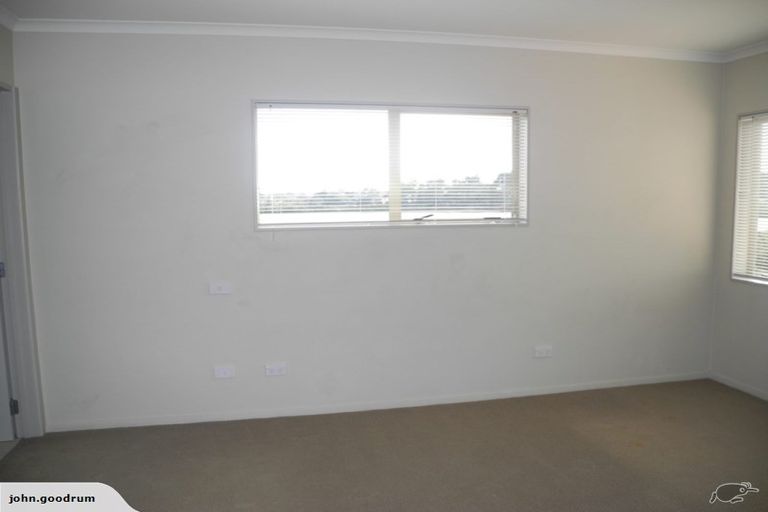 Photo of property in 24 Stranraer Crescent, Wattle Downs, Auckland, 2103