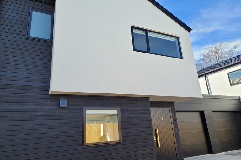 Photo of property in 3/233 Edgeware Road, Edgeware, Christchurch, 8013