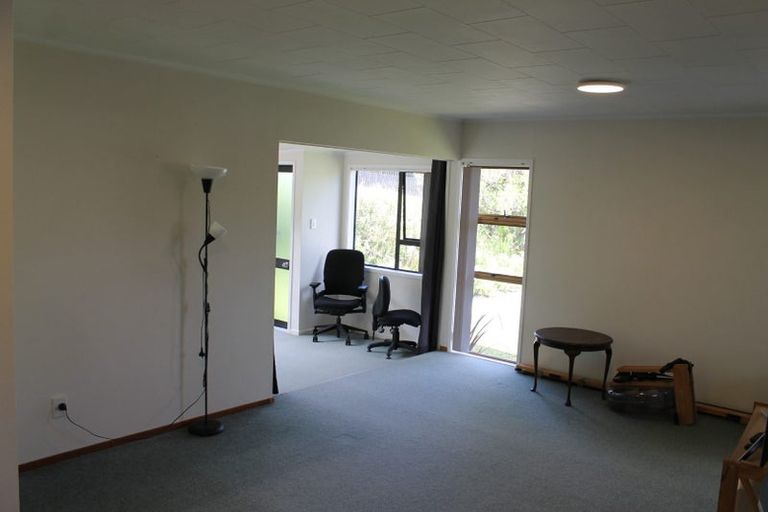 Photo of property in 5 Waari Avenue, Sunnyvale, Auckland, 0612