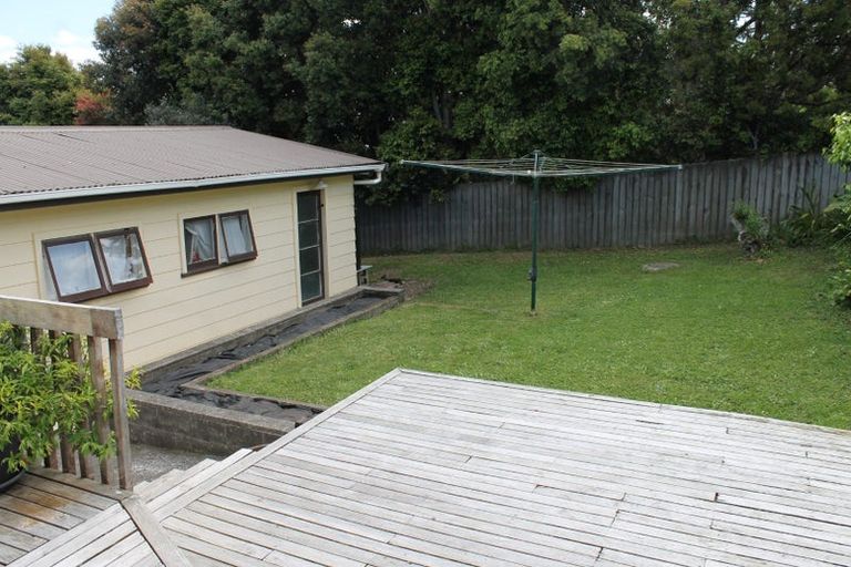 Photo of property in 5 Waari Avenue, Sunnyvale, Auckland, 0612