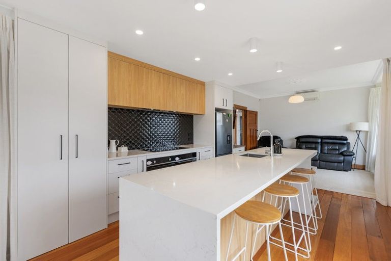 Photo of property in 2 Alma Place, Milson, Palmerston North, 4414