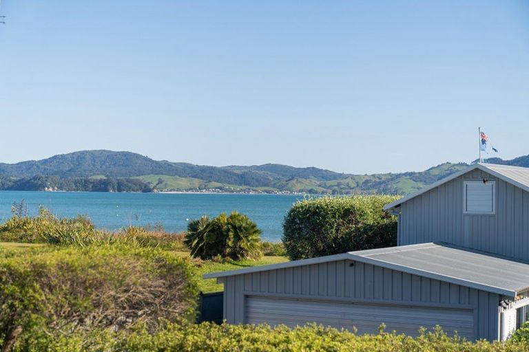 Photo of property in 14 Endeavour Place, Cooks Beach, Whitianga, 3591