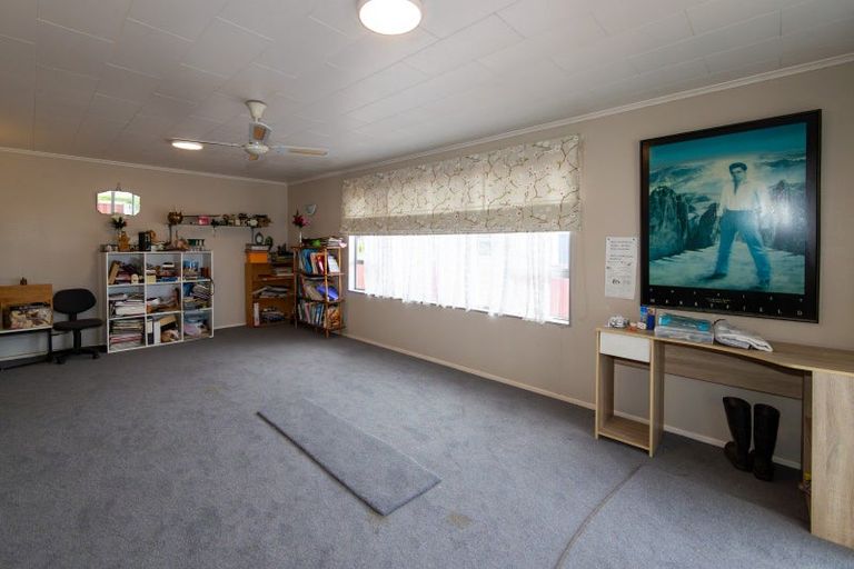 Photo of property in 50 Wynyard Crescent, Tamatea, Napier, 4112