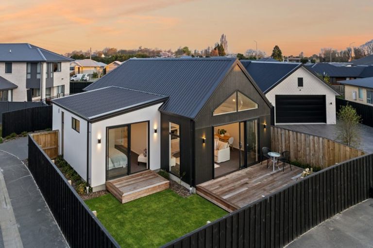 Photo of property in 1/1 Hebe Lane, Northwood, Christchurch, 8051