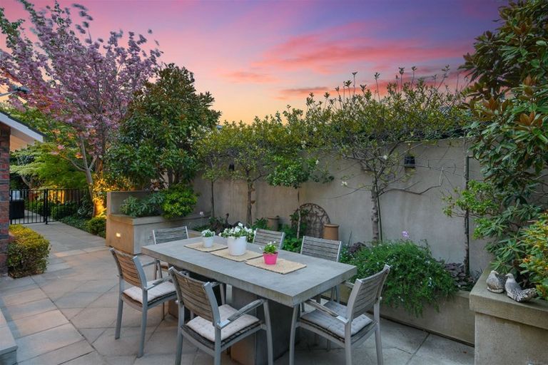 Photo of property in 168 Fendalton Road, Fendalton, Christchurch, 8052