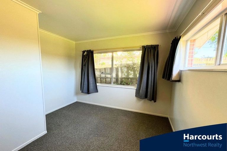Photo of property in 1/48 View Road, Henderson, Auckland, 0612