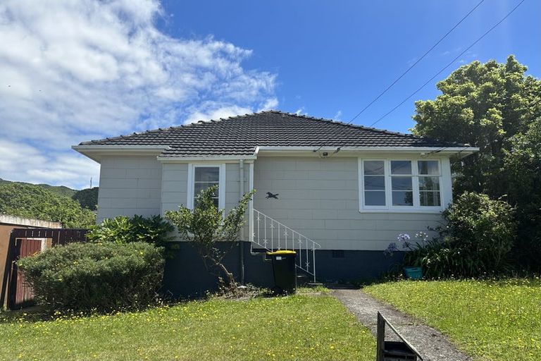 Photo of property in 8 Stephen Street, Johnsonville, Wellington, 6037