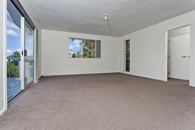 Photo of property in 18 Tableau Place, Totara Vale, Auckland, 0629