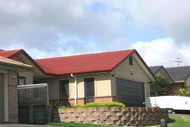 Photo of property in 18 Pyrite Street, Westgate, Auckland, 0614