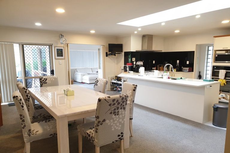 Photo of property in 31 Maghera Drive, East Tamaki Heights, Auckland, 2016