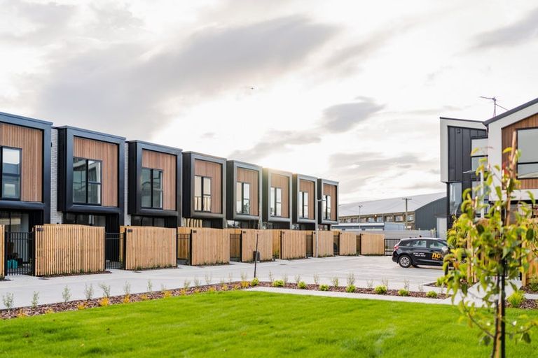 Photo of property in 2/317 Lincoln Road, Addington, Christchurch, 8024