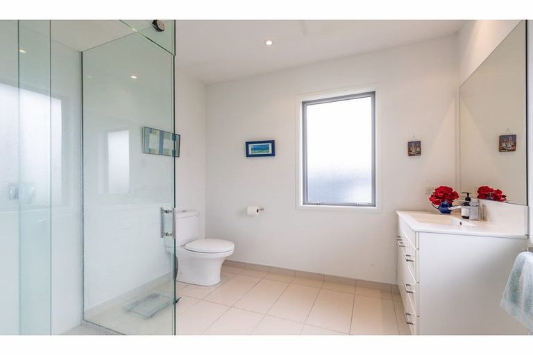 Photo of property in 19 Walnut Way, Rangiora, 7400