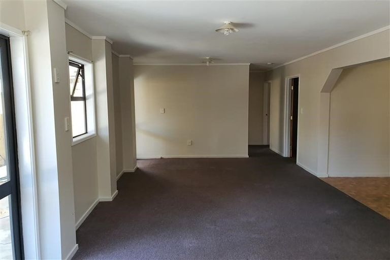 Photo of property in 8a Wilkie Place, Mount Wellington, Auckland, 1060