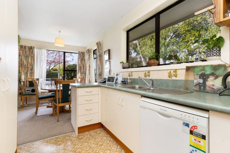 Photo of property in 33 Martbern Crescent, Bishopdale, Christchurch, 8053