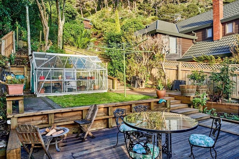 Photo of property in 341 Muritai Road, Eastbourne, Lower Hutt, 5013