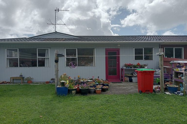 Photo of property in 22 Buckley Grove, Paraparaumu, 5032