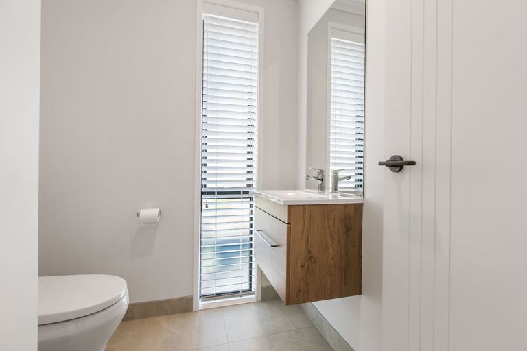 Photo of property in 2 Walter Lawry Road, Paerata, Pukekohe, 2124