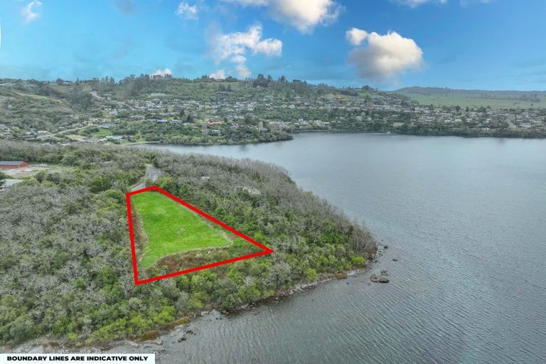 Photo of property in 43 Parawera Drive, Acacia Bay, Taupo, 3330