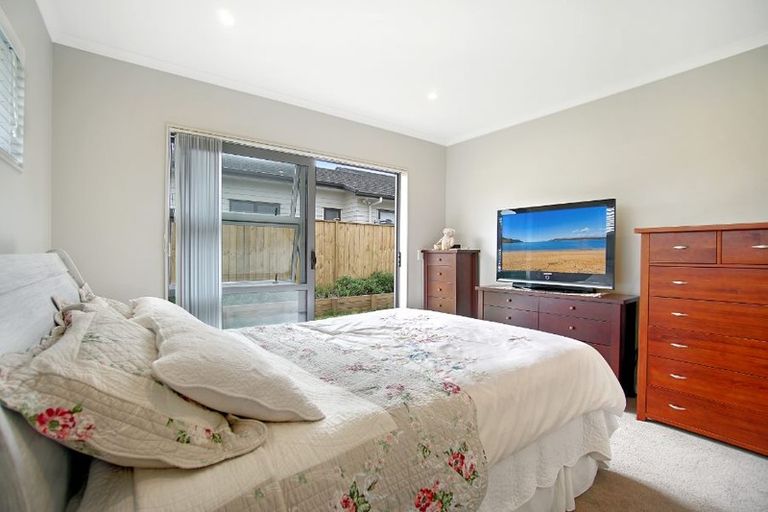 Photo of property in 14 Gelderland Way, Karaka, Papakura, 2113