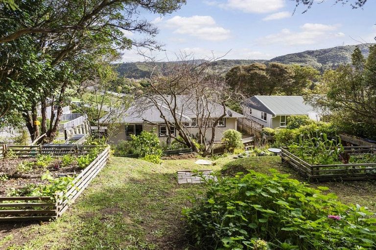 Photo of property in 11 Thomas Street, Stokes Valley, Lower Hutt, 5019