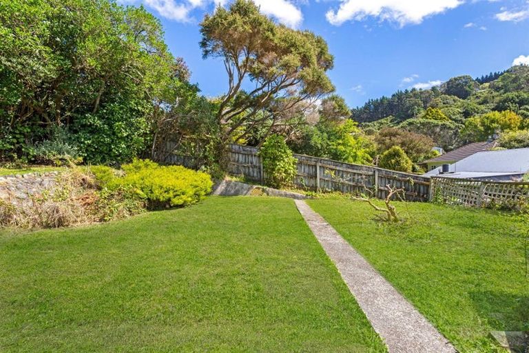 Photo of property in 4 Tainui Terrace, Tawa, Wellington, 5028