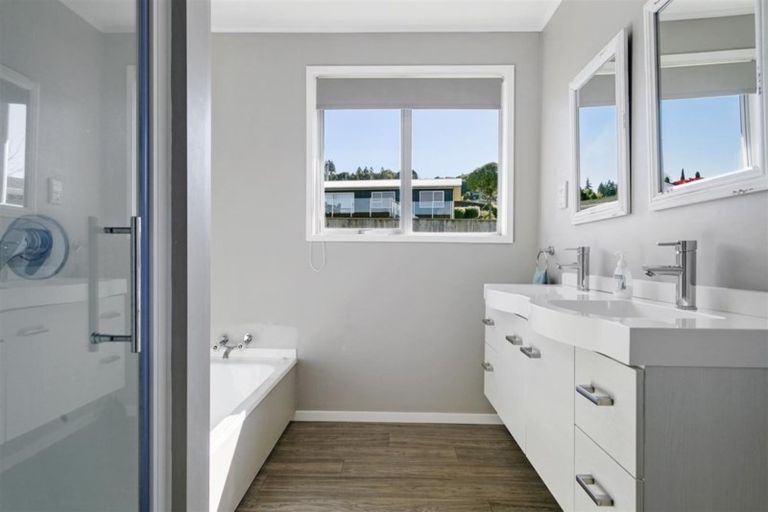 Photo of property in 784 Acacia Bay Road, Acacia Bay, Taupo, 3330