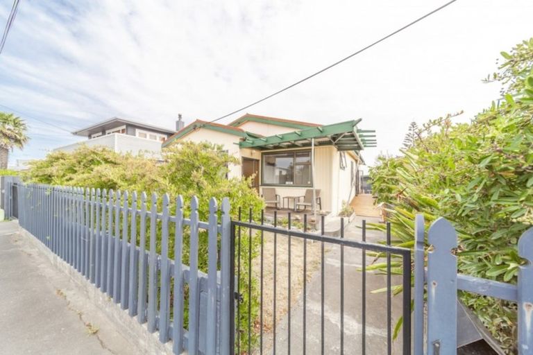 Photo of property in 106 Charles Street, Westshore, Napier, 4110