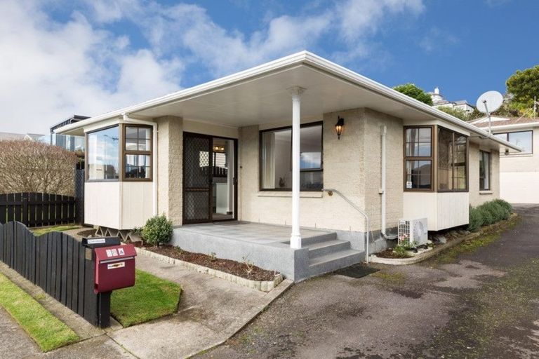 Photo of property in 38 Gilbert Street, New Plymouth, 4310
