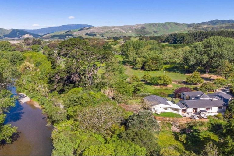 Photo of property in 75 Makora Road, Otaihanga, Paraparaumu, 5036