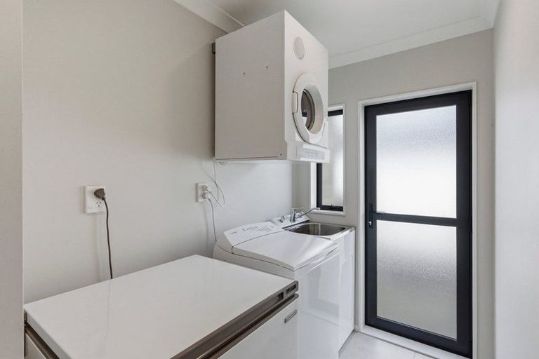 Photo of property in 2 Pearson Place, Paraparaumu, 5032