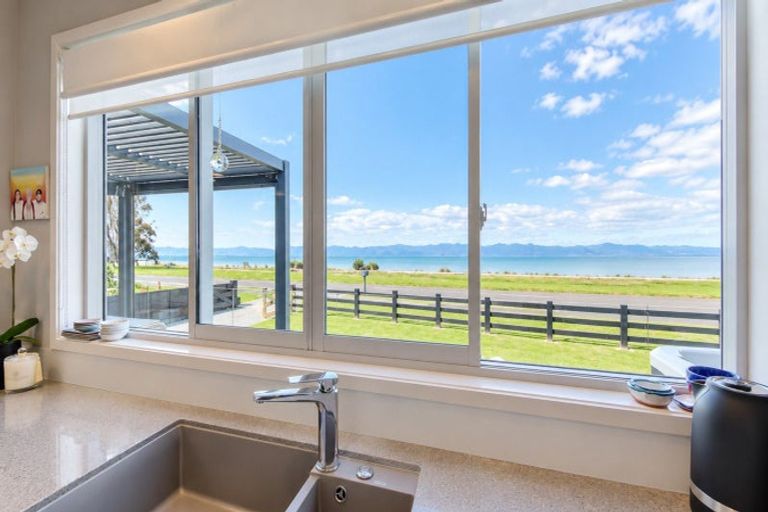 Photo of property in 989 East Coast Road, Kaiaua, Miranda, 2473
