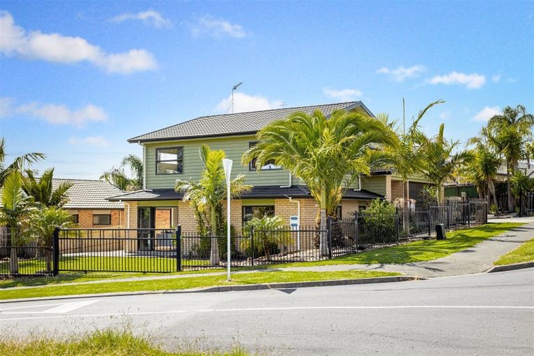 Photo of property in 59a Hewlett Road, Massey, Auckland, 0614