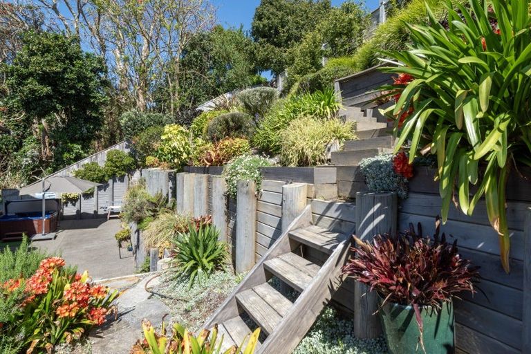 Photo of property in 27 Shelly Beach Parade, Cockle Bay, Auckland, 2014