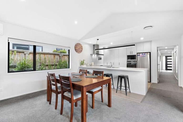 Photo of property in 12 Shepherd Road, Jacks Point, Queenstown, 9371