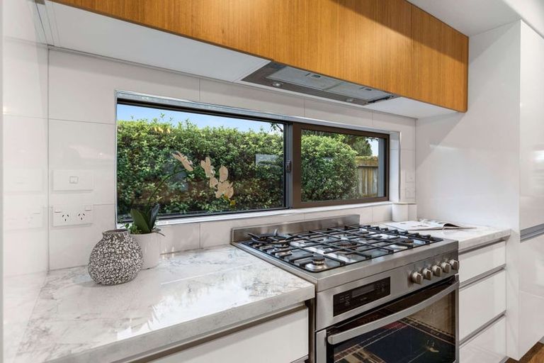 Photo of property in 16 Kilsby Place, Levin, 5510