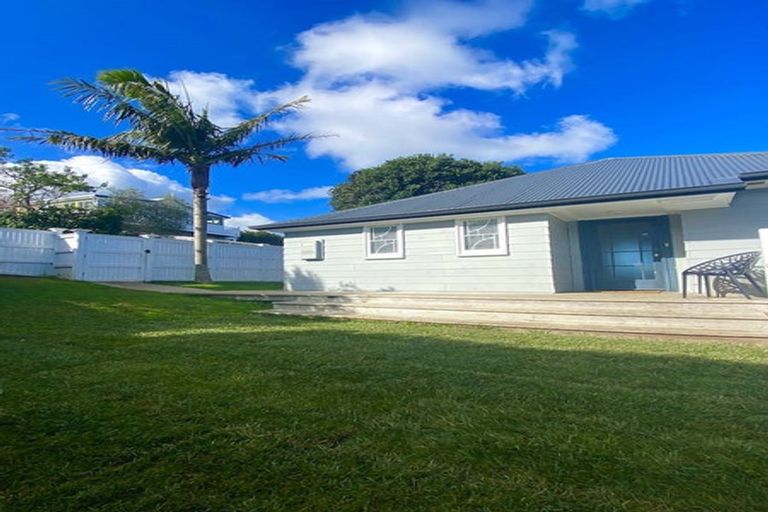 Photo of property in 1/27 Huka Road, Birkenhead, Auckland, 0626