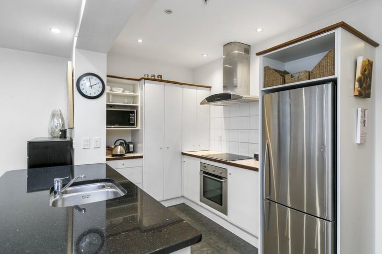 Photo of property in Wall Street On Lambton, 6/326 Lambton Quay, Wellington Central, Wellington, 6011