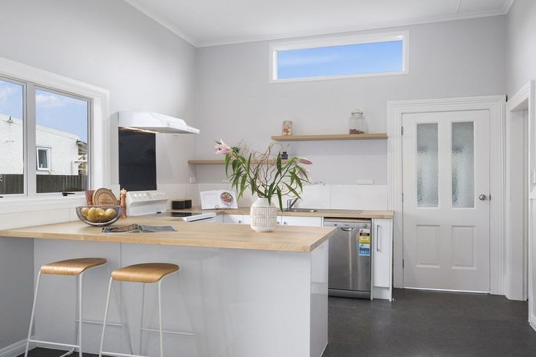 Photo of property in 256 Oxford Street, South Dunedin, Dunedin, 9012