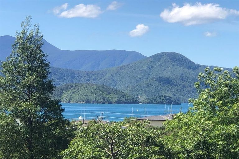 Photo of property in 108 Moana View Road, Waikawa, Picton, 7220