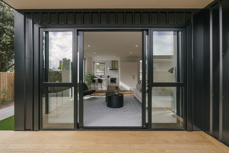 Photo of property in 128b Linton Street, West End, Palmerston North, 4410