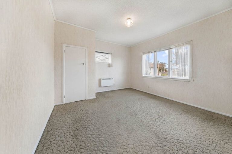 Photo of property in 1/44 View Road, Henderson, Auckland, 0612